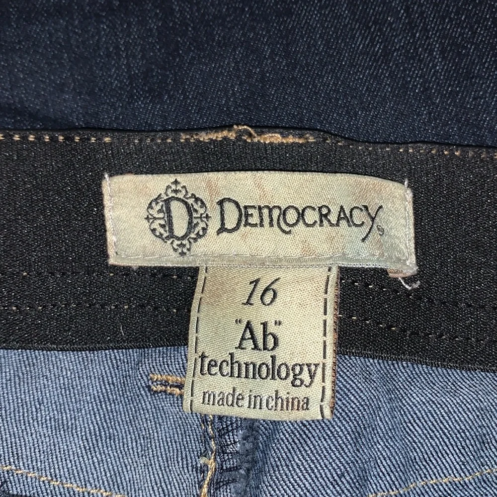 Democracy Jeans - Picture 3 of 7